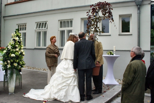 ......von den ursprünglichen 50 grußkarten wurden bei der anreise einige vom winde verweht... .